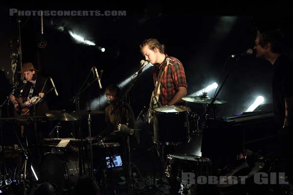 HALF MOON RUN - 2012-11-06 - PARIS - Divan du Monde - Devon Portielje - Conner Molander - Dylan Phillips - Isaac Symonds